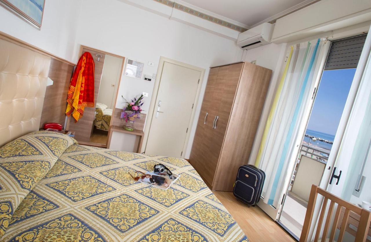 بيلاريا-إيجيا مارينا Hotel Titanus المظهر الخارجي الصورة