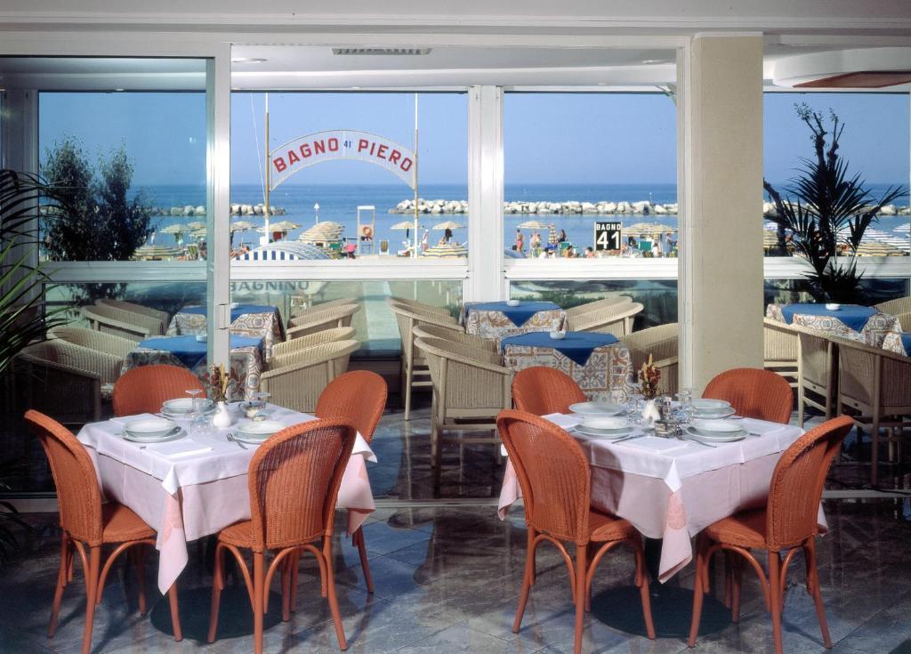 بيلاريا-إيجيا مارينا Hotel Titanus المظهر الخارجي الصورة