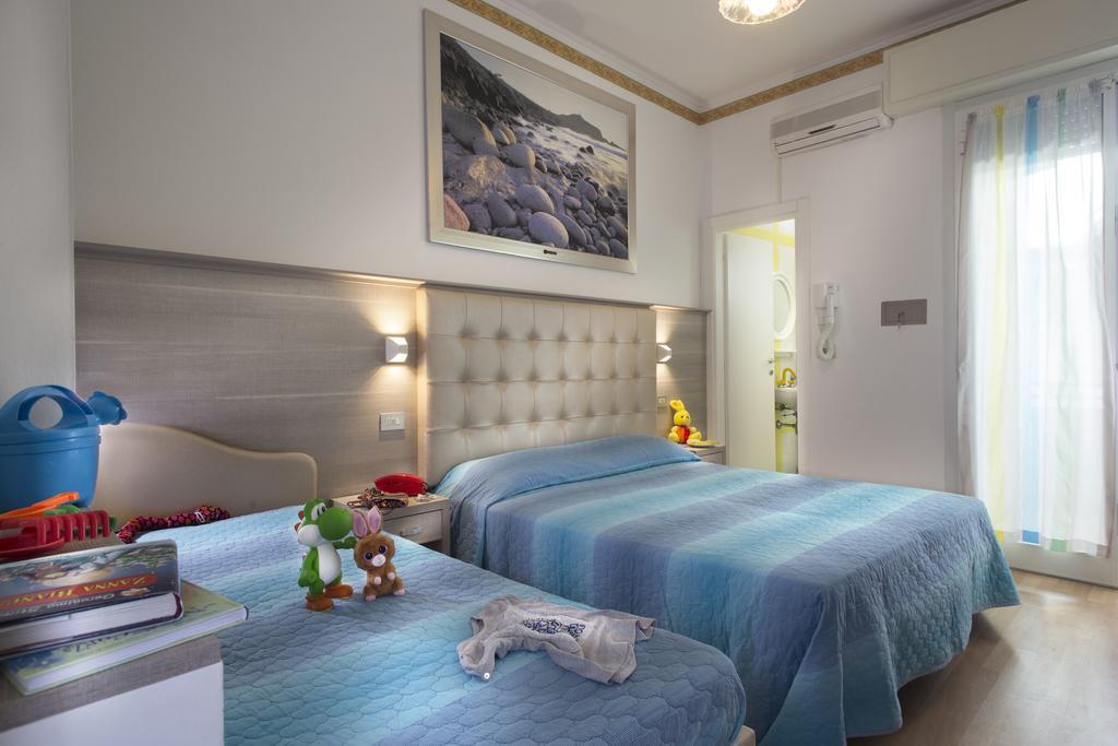 بيلاريا-إيجيا مارينا Hotel Titanus المظهر الخارجي الصورة