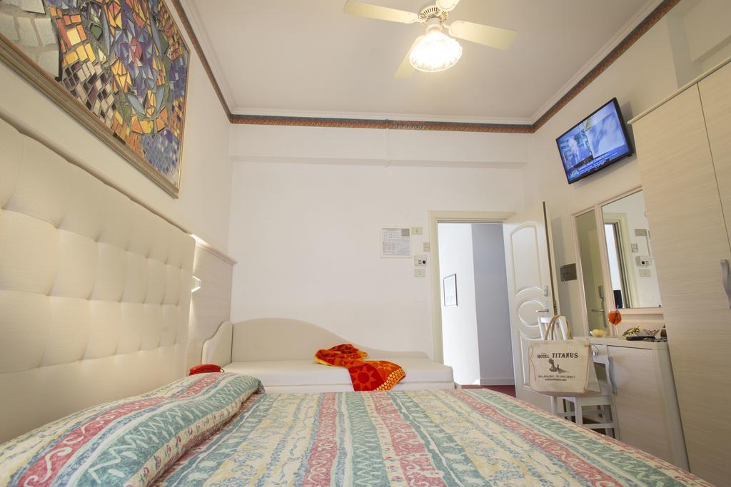 بيلاريا-إيجيا مارينا Hotel Titanus المظهر الخارجي الصورة
