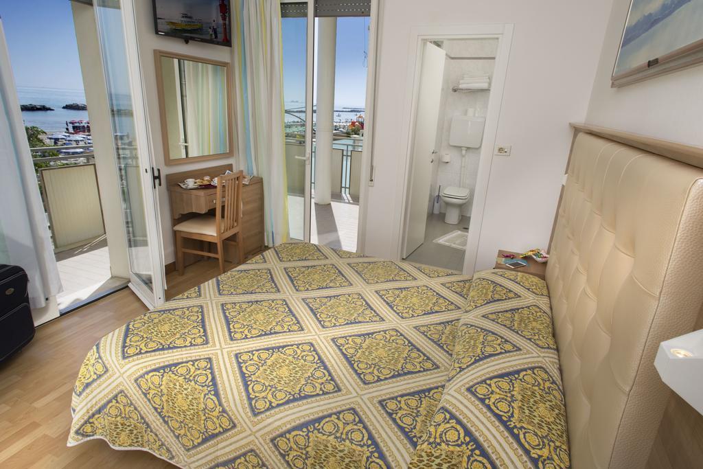 بيلاريا-إيجيا مارينا Hotel Titanus المظهر الخارجي الصورة