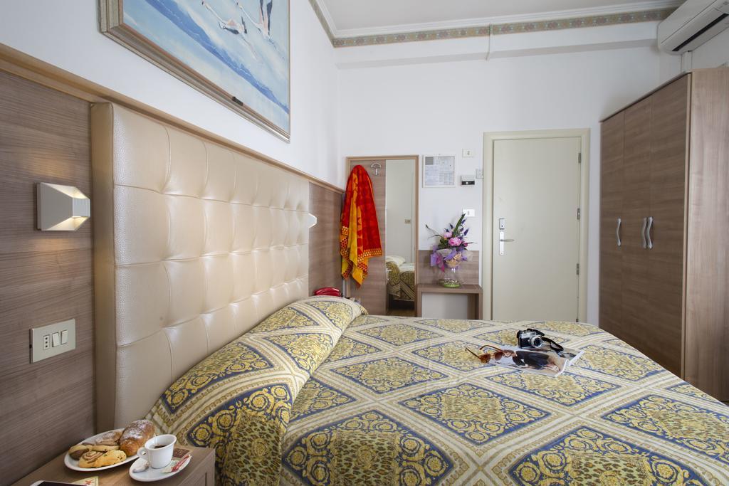 بيلاريا-إيجيا مارينا Hotel Titanus المظهر الخارجي الصورة