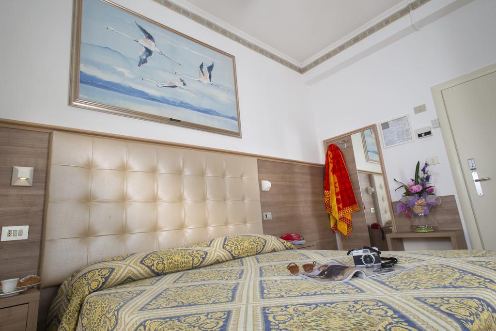 بيلاريا-إيجيا مارينا Hotel Titanus المظهر الخارجي الصورة